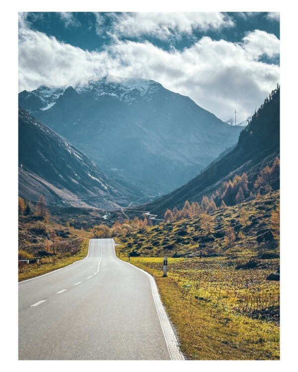 Which route will you choose?
🌍 3 countries, 3 distances:800 km: Epic climbs and a full gravel journey.
500 km: Torino to Mandelieu, blending mountains and valleys.
300 km: An intense and memorable introduction to ultra-gravel.

One thing is certain: every pedal stroke is a step closer to breathtaking views and wild landscapes.
📩 Discover the full routes on our website and register now 👉 
graaalps adventure gravelchallenge mandelieu cransmontana epicride
Photo: monnier.nath